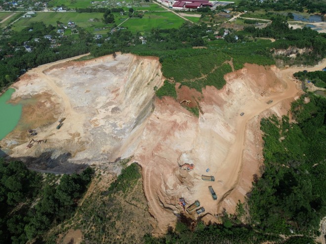 Nhiều đồng phạm bị khởi tố trong vụ khai thác khoáng sản liên quan đến Tuấn “thần đèn” 