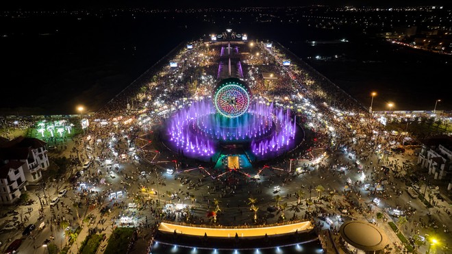 Trục đại lộ lễ hội đã hiện hữu là điểm nhấn trong hệ tiện ích tại Sun Urban City (Ảnh: Ánh Dương)