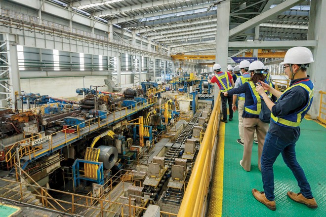 Chuyến tham quan thực địa tại Khu liên hợp gang thép Dung Quất của Hòa Phát thu hút 500 nhà đầu tư tham gia 