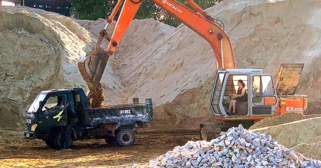 Công ty TNHH Xây dựng Phú Gia Thịnh không đính kèm giấy phép khai thác khoáng sản và không có hợp đồng với đơn vị cung cấp đã được cấp có thẩm quyền cấp phép khai thác khoáng sản. Ảnh minh họa: Nhã Chi