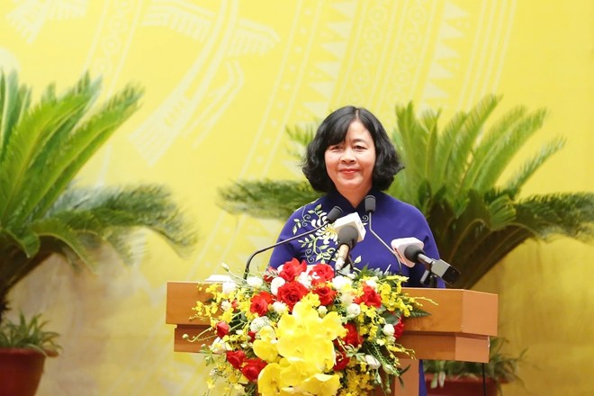 Bí thư Thành ủy Bùi Thị Minh Hoài yêu cầu HĐND Thành phố thảo luận các nghị quyết với tầm nhìn dài hạn, tư duy đổi mới, dám nghĩ, dám làm, dám chịu trách nhiệm. Ảnh: Thanh Hải.