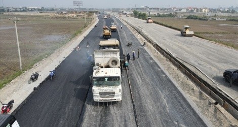 Doanh nghiệp Xuân Trường thi công cao tốc Cao Bồ - Mai Sơn. 