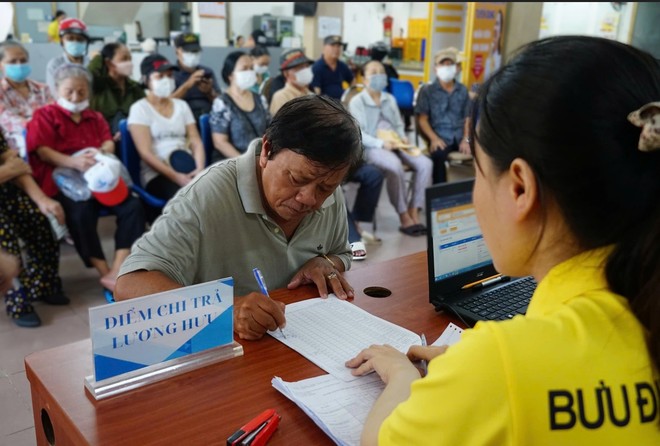 Sở Y tế TP.HCM đề xuất giữ tạm giữ nguyên phương án chi trả trợ cấp xã hội như trước khi sáp nhập.