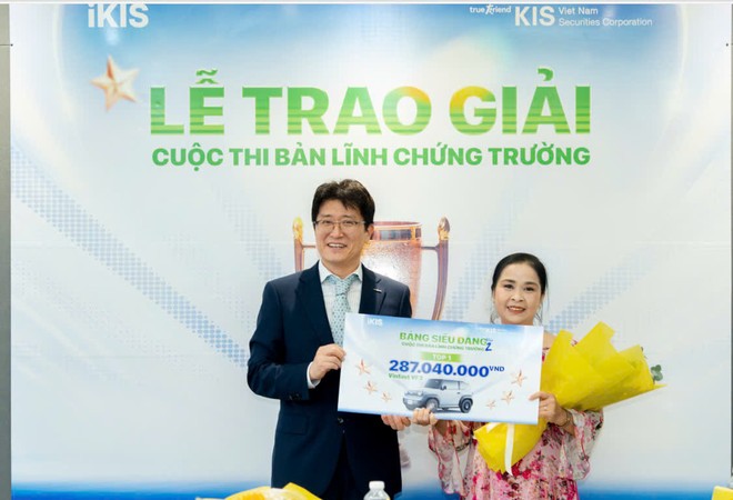 Chứng khoán KIS vinh danh và trao giải những nhà đầu tư xuất sắc tại “Bản lĩnh chứng trường” mùa 2