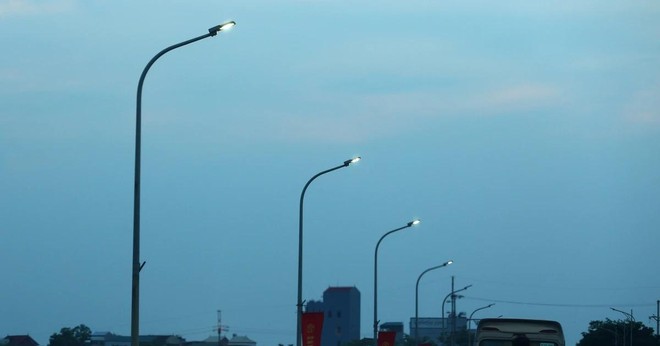 Gói thầu Xây lắp thuộc Dự án Điện chiếu sáng công lộ trên địa bàn Phú Thiện (tỉnh Gia Lai) có giá 10,514 tỷ đồng. Ảnh minh họa: Nhã Chi