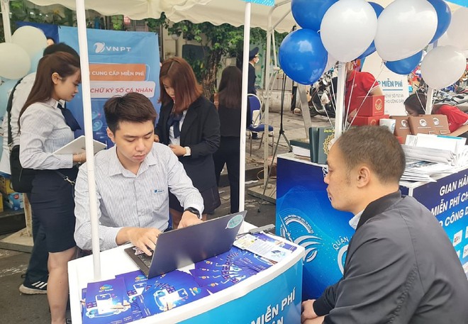 Hà Nội triển khai chữ ký số chuyên dùng công vụ theo mô hình chính quyền địa phương 2 cấp 