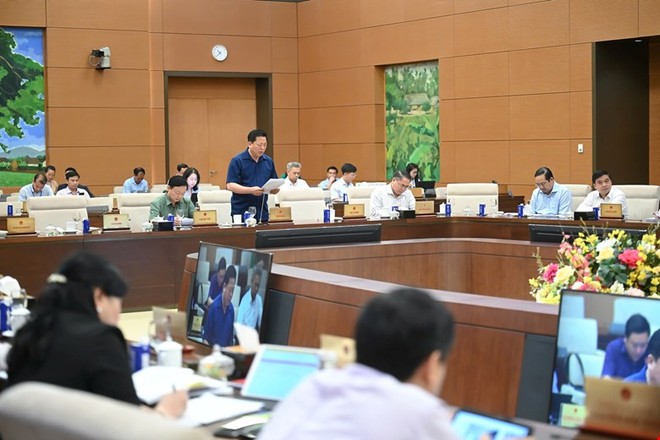 Một buổi họp của Uỷ ban Thường vụ Quốc hội.