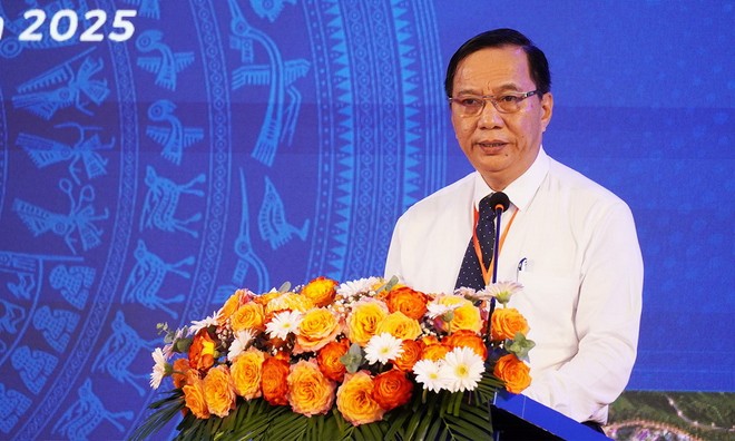 Uỷ viên Ban thường vụ Tỉnh uỷ Quảng Trị Lê Quang Chiến phát biểu tại buổi lễ