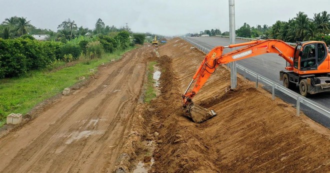 Dự án thành phần 02 Đầu tư xây dựng đường gom, cầu vượt ngang đoạn qua tỉnh Đắk Nông thuộc Dự án cao tốc Bắc - Nam phía Tây đoạn Gia Nghĩa - Chơn Thành có 3 gói thầu xây lắp chính. Ảnh minh họa: Tiên Giang