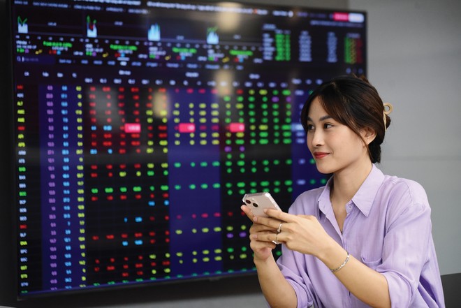 Những phiên giao dịch có thanh khoản lên tới 70.000 tỷ đồng xuất hiện liên tục trên sàn HOSE trong thời gian gần đây