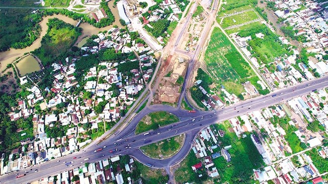 Tuyến đường cao tốc Bến Lức - Long Thành đang hoàn thành và sẽ đưa vào khai thác toàn bộ trong năm 2026. Ảnh: Lê Toàn 