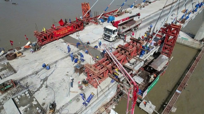 Cầu Rạch Miễu 2 trong giai đoạn triển khai thi công. 