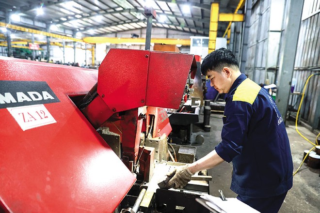 Công nghiệp chế biến, chế tạo tiếp tục là động lực cho tăng trưởng kinh tế, với giá trị tăng thêm cả năm ước tăng 10,71% - tức đạt mức tăng trưởng 2 con số. Ảnh: Đức Thanh 