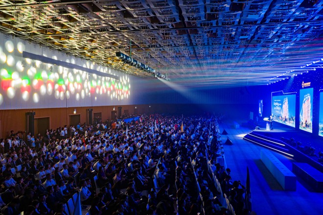 Hơn 2.000 chuyên viên kinh doanh hội tụ trong sự kiện “Căng buồm kiêu hãnh – Kiệt tác tương lai”