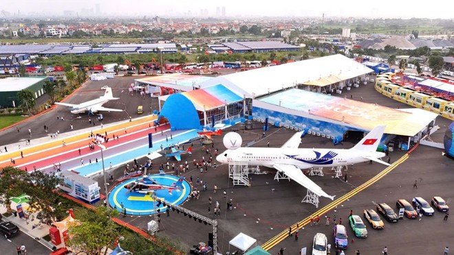 Toàn cảnh phân khu triển lãm "Khát vọng bầu trời".