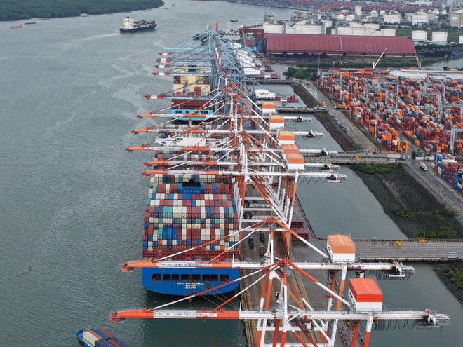 TP.HCM đề xuất phát triển mạng lưới giao thông thủy mô hình "một trung tâm và hai cực"