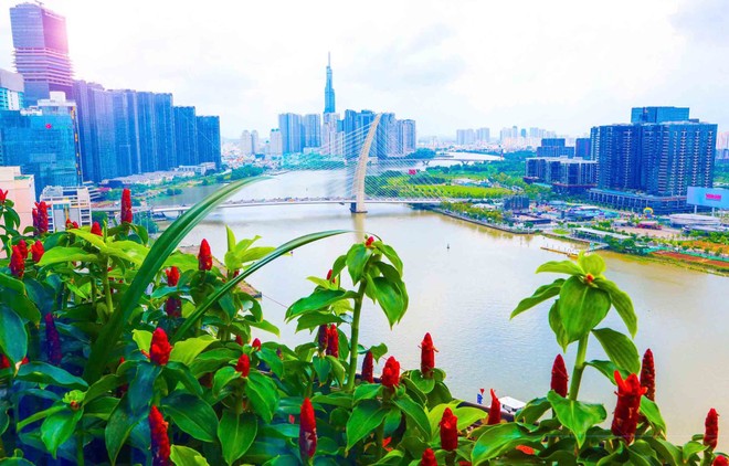 Năm 2025, GRDP Thành phố ước đạt 3 triệu tỷ đồng, tăng hơn 1,4 lần so với 2020, chiếm 23,1% GDP cả nước. Ảnh: Lê Toàn.