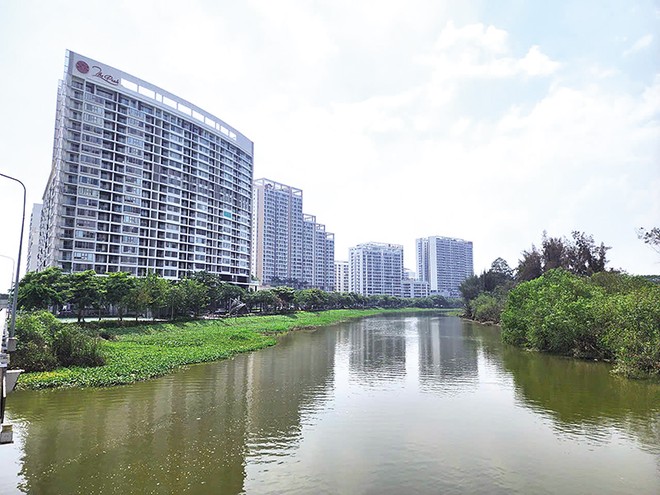 Nhiều dự án tại TP.HCM dân vào ở đã lâu, nhưng chưa được cấp sổ. Trong ảnh: Khu chung cư The Peak được đưa vào sử dụng từ tháng 7/2021 song vẫn chờ sổ hồng 