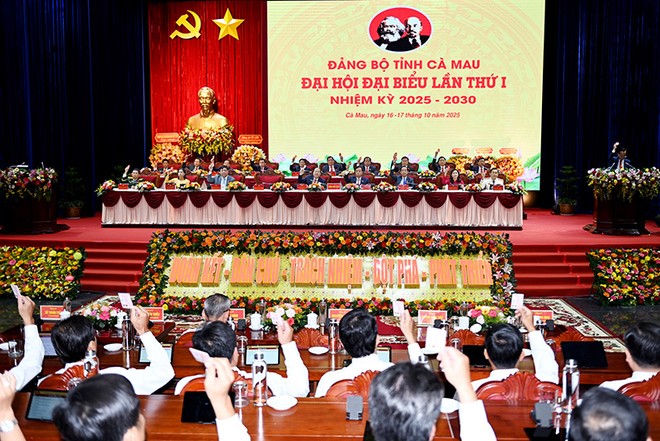 Quang cảnh khai mạc Phiên trù bị Đại hội Đảng bộ Cà Mau lần I nhiệm kỳ 2025-2030