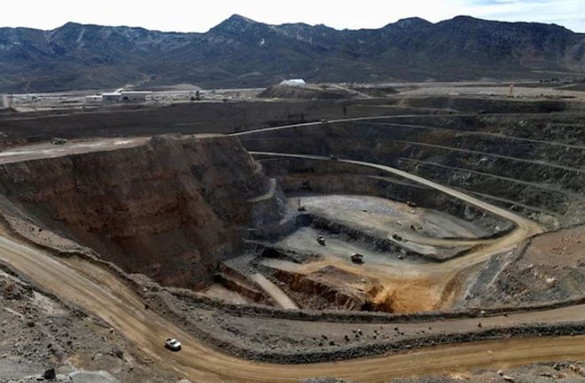 Toàn cảnh mỏ đất hiếm ở núi Pass, bang California, Mỹ. Ảnh: REUTERS/TTXVN
