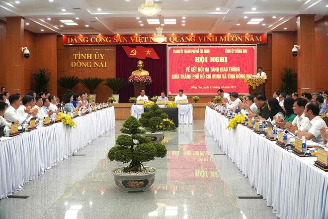 TP.HCM và Đồng Nai bàn kế hoạch đầu tư loạt dự án hạ tầng trọng điểm 