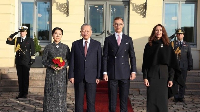 Tổng Bí thư Tô Lâm và Tổng thống Phần Lan Alexander Stubb chứng kiến lễ ký Biên bản ghi nhớ giữa Bộ Tài chính Việt Nam và Bộ Ngoại giao Phần Lan về việc hỗ trợ, thúc đẩy công tác chuẩn bị và triển khai các dự án được tài trợ theo Chương trình đầu tư công (PIF) của Phần Lan. (Ảnh: TTXVN).