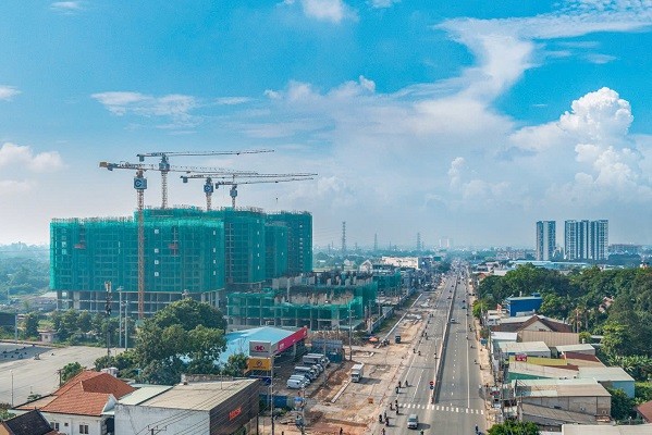 Quốc lộ 13 đoạn qua phường Bình Hoà, TP.HCM đang tăng tốc hoàn thành mở rộng dự kiến cuối năm 2025.