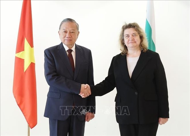 Tổng Bí thư Tô Lâm và Chủ tịch Quốc hội Bulgaria Natalia Kiselova. Ảnh: TTXVN.