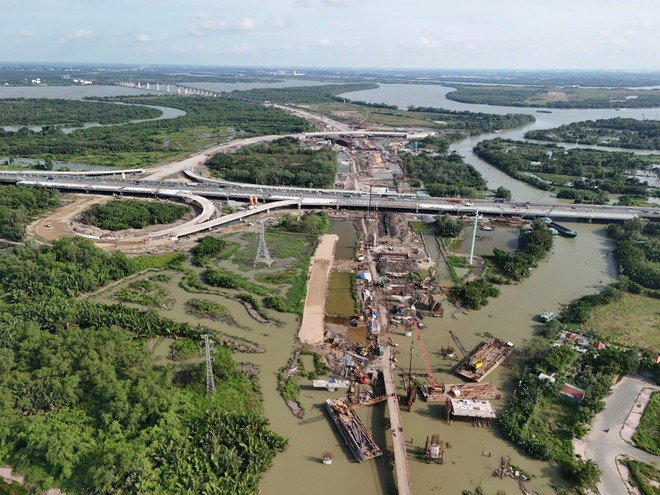 TP.HCM yêu cầu tất cả hoạt động đầu tư công phải được thực hiện khẩn trương, liên tục