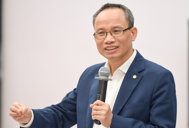 TS. Cấn Văn Lực.