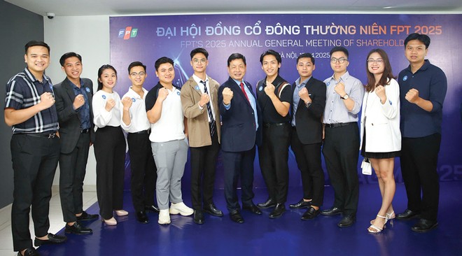 Trưởng thành qua những biến động của thị trường chứng khoán, nhiều nhà đầu tư thuộc thế hệ Gen Z tích cực tham gia đại hội cổ đông để tìm hiểu sâu về nội tại doanh nghiệp
