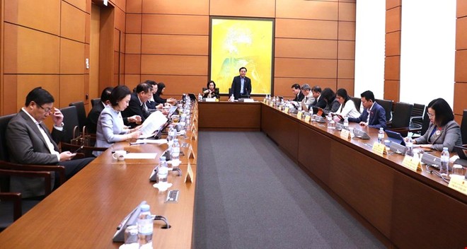 Phiên thảo luận tổ về Dự thảo nghị quyết. 