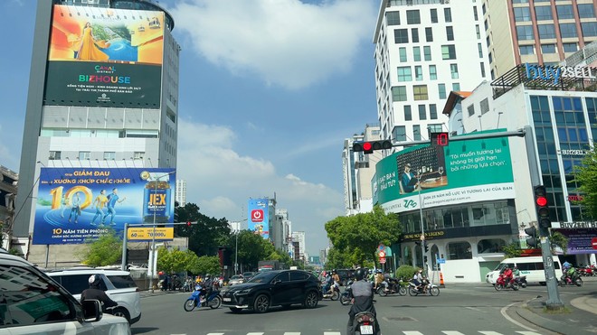 TP.HCM thí điểm chủ trương xã hội hóa quảng cáo để tăng nguồn thu bảo trì các công trình giao thông trên địa bàn 