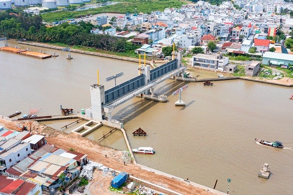 Dự án chống ngập 10.000 tỷ đồng đã thi công được hơn 90% khối lượng công việc nhưng phải tạm dừng do gặp vướng mắc.