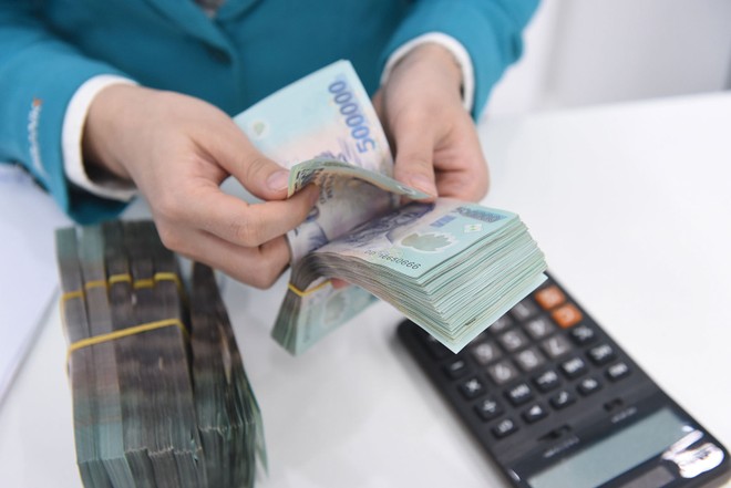 Các ngân hàng đang nâng lãi suất huy động để gia cố thanh khoản