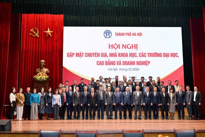 Hội nghị gặp mặt chuyên gia, nhà khoa học, các trường đại học, cao đẳng và doanh nghiệp.