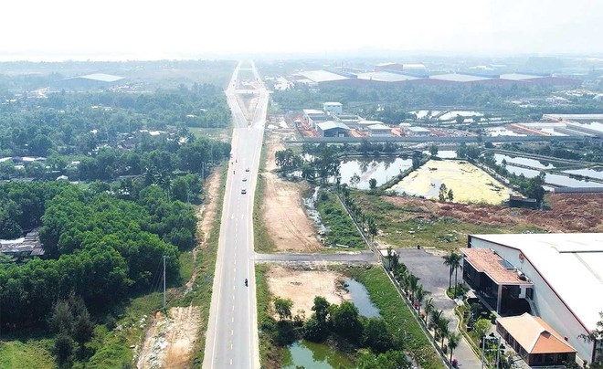Đường sắt đô thị Đà Nẵng được triển khai sẽ mở ra hành lang phát triển lớn, trong đó có khu đô thị, logistics. Trong ảnh: Khu kinh tế mở Chu Lai - khu vực dự kiến đường sắt đô thị Đà Nẵng đi qua (Ảnh: P.V) 