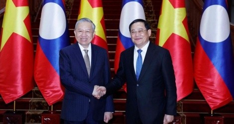 Tổng Bí thư Tô Lâm hội kiến Thủ tướng Chính phủ Lào Sonexay Siphandone. Ảnh: Thống Nhất/TTXVN