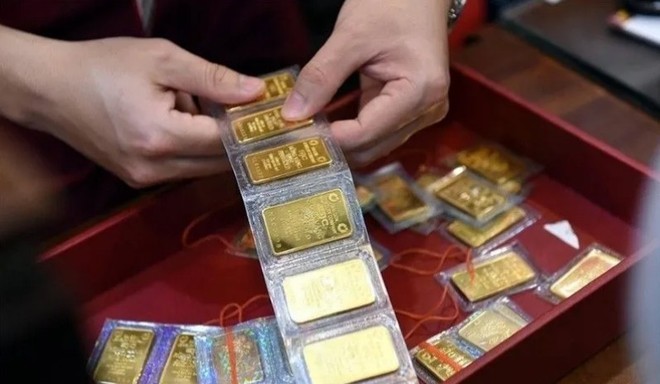 Thủ tướng chỉ đạo Ngân hàng Nhà nước khẩn trương hoàn thiện hồ sơ báo cáo Thường trực Chính phủ về việc nghiên cứu, đánh giá, xem xét đề xuất thành lập sàn/sở giao dịch vàng quốc gia, không để chậm trễ hơn nữa.