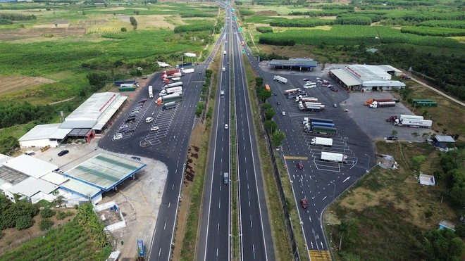 Thương nhân đầu mối và phân phối được yêu cầu đảm bảo cung ứng xăng dầu cho tuyến cao tốc TP.HCM - Long Thành - Dầu Giây. 