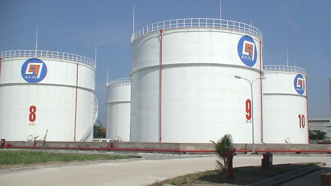 Nhà chức trách sẽ tăng kiểm tra, giám sát việc thực hiện trách nhiệm bảo đảm nguồn cung xăng dầu của các thương nhân. 