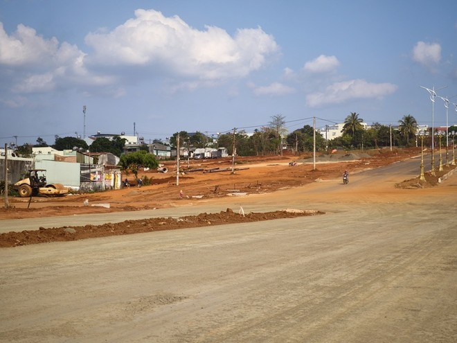 Tháng 11/2025, UBND tỉnh Gia Lai ban hành giá đất tái định cư mặt tiền đường Nguyễn Văn Linh và các tuyến đường khác thuộc Dự án Khu dân cư đường Nguyễn Văn Linh. Ảnh minh họa. 