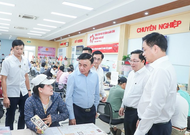 Thường trực Ban Bí thư Trần Cẩm Tú thăm, làm việc tại Đà Nẵng 