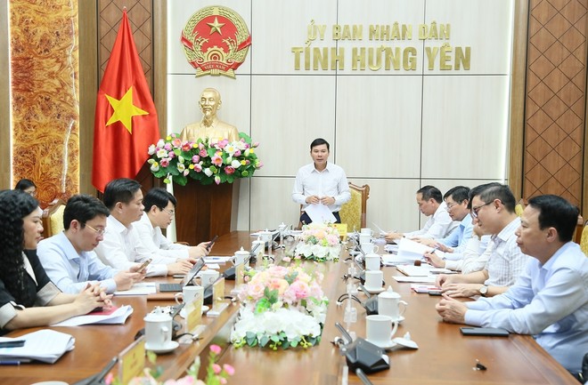 Phó Chủ tịch Thường trực UBND tỉnh Nguyễn Lê Huy phát biểu chỉ đạo tại cuộc họp