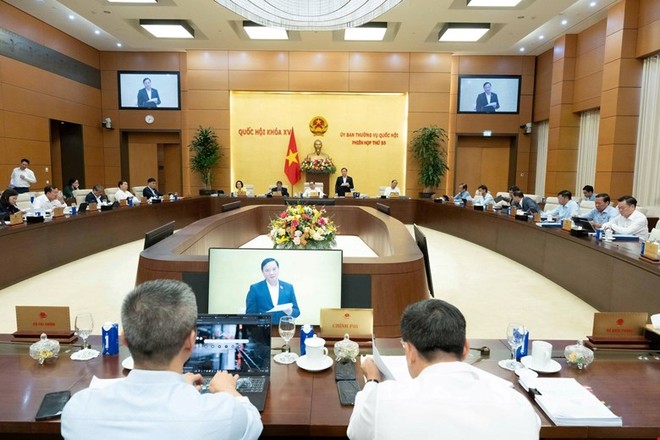 Phiên họp chiều 18/3 của Ủy ban Thường vụ Quốc hội. 