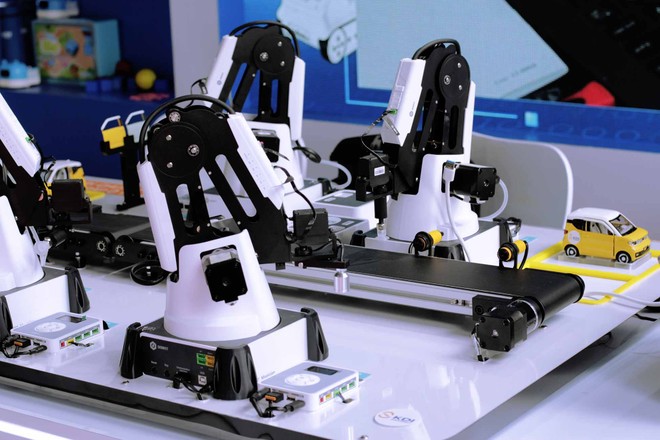 TP.HCM đặt mục tiêu huy động 1.000 tỷ đồng kiều hối vào năm 2027 thông qua các công cụ tài chính như chứng chỉ tiền gửi xanh, chứng chỉ tiền gửi công nghệ và quỹ đầu tư vào khoa học công nghệ.