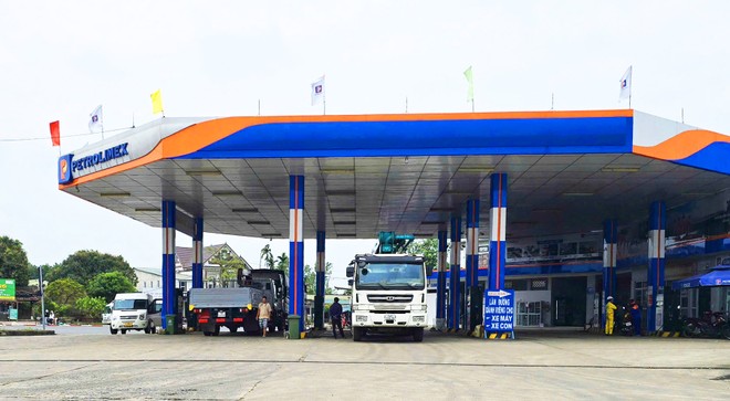 Các doanh nghiệp kinh doanh xăng dầu trên địa bàn tỉnh Quảng Trị sẽ triển khai kinh doanh xăng sinh học E10 tại cửa hàng bán lẻ xăng dầu từ ngày 1/6/2026. Ảnh: Trường Nhật