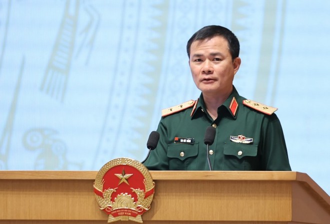 Trung tướng Tào Đức Thắng, Ủy viên Trung ương Đảng, Chủ tịch kiêm Tổng Giám đốc Tập đoàn Công nghiệp - Viễn thông Quân đội (Viettel) phát biểu tại Hội nghị - Ảnh VGP.