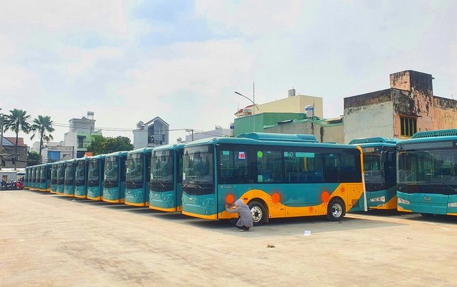 Nhiều tuyến xe buýt tại TP.HCM đã chuyển sang dùng xe buýt điện - Ảnh: Lê Toàn