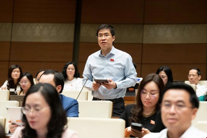 Đại biểu Hoàng Minh Hiếu (Nghệ An) tham gia thảo luận. 